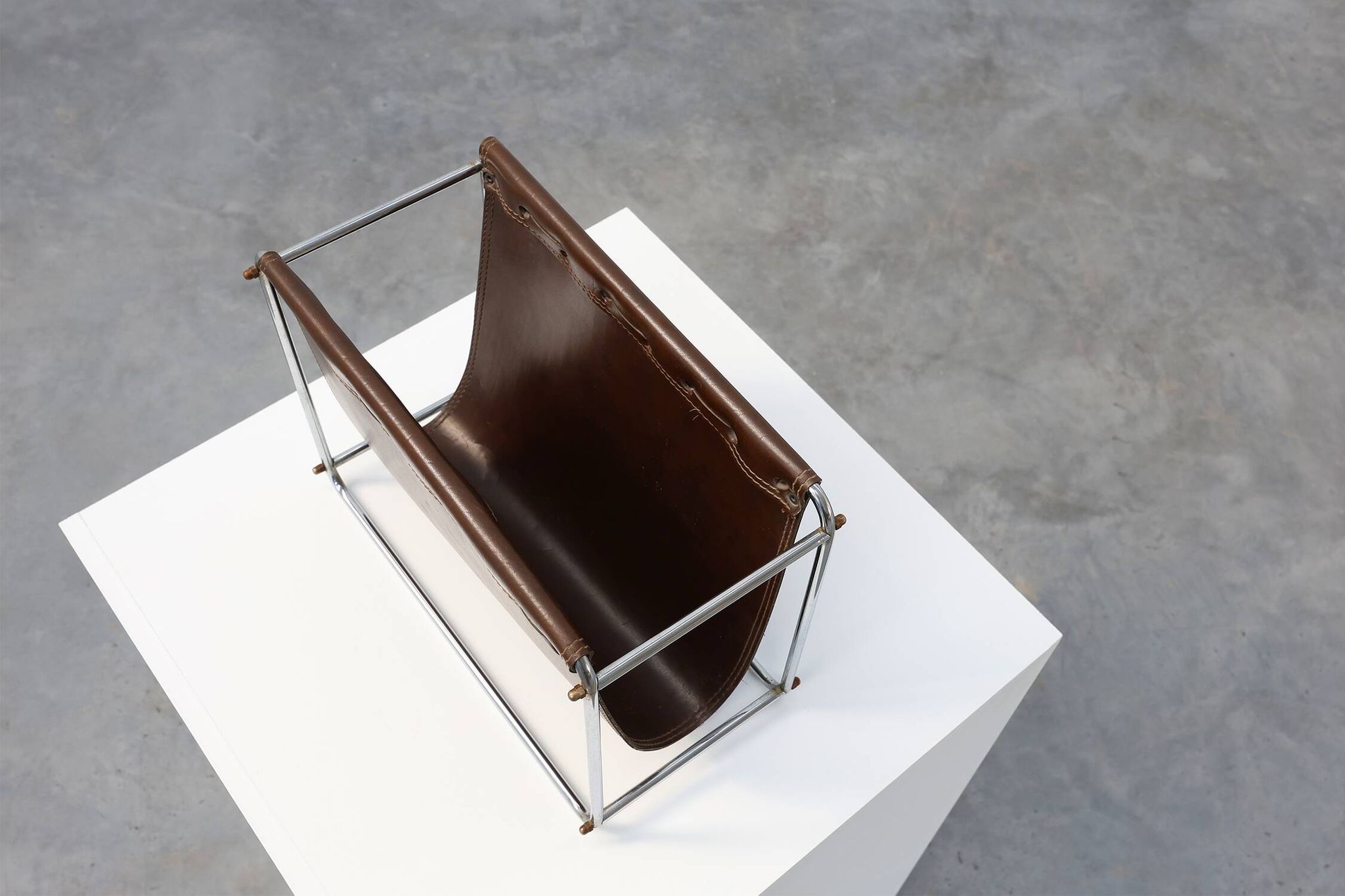 Vintage Magazine rack in chrome and faux leather, France 1960s