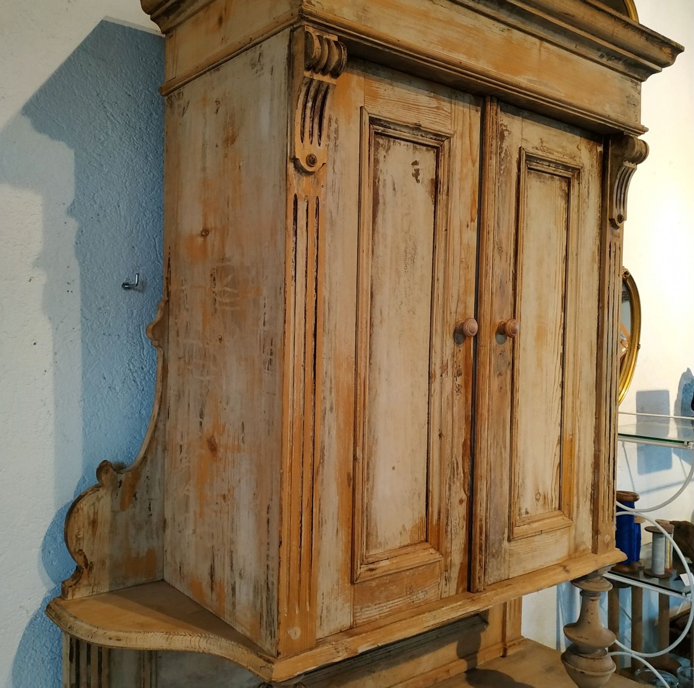 Patinated buffet (pastry furniture)