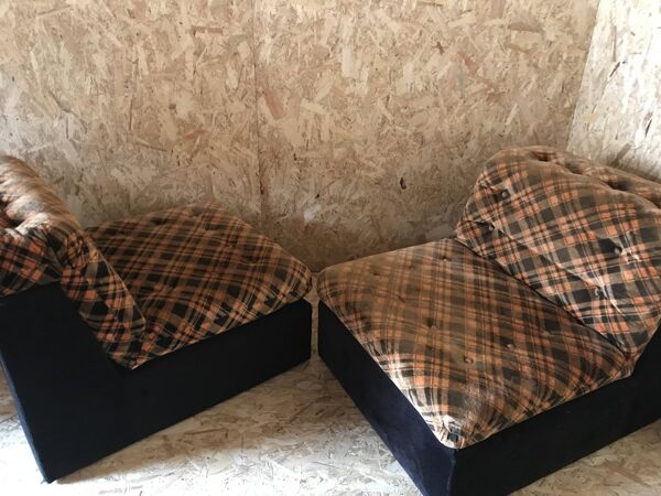 Paire de chauffeuses vintage pop 1970-1980