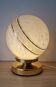 Globe blanc en verre de Clichy lampe tactile