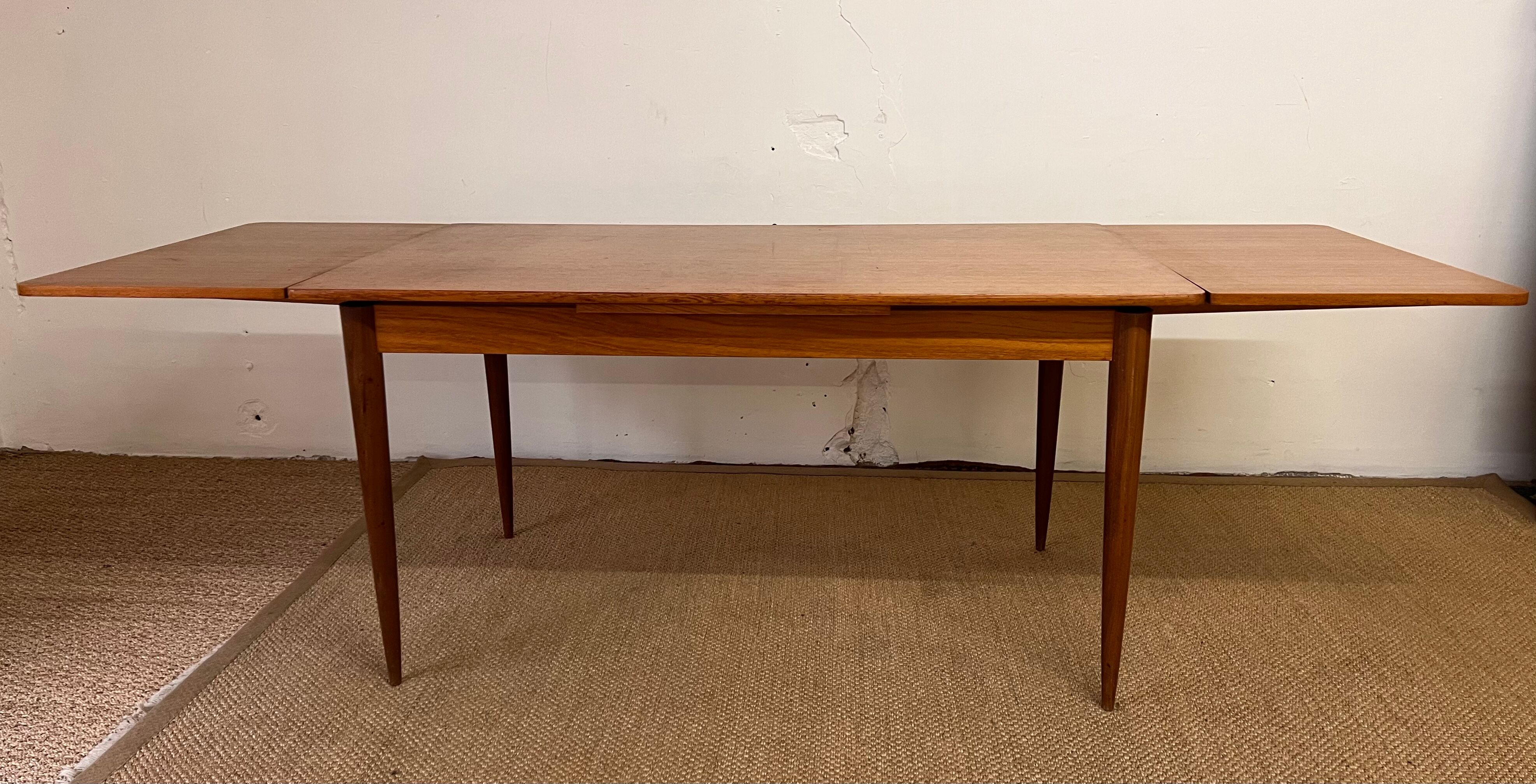 Vintage extendable table
