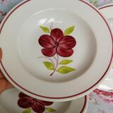 4 assiettes creuses anciennes, modèle "Géraldine" fleurs rouges et vertes