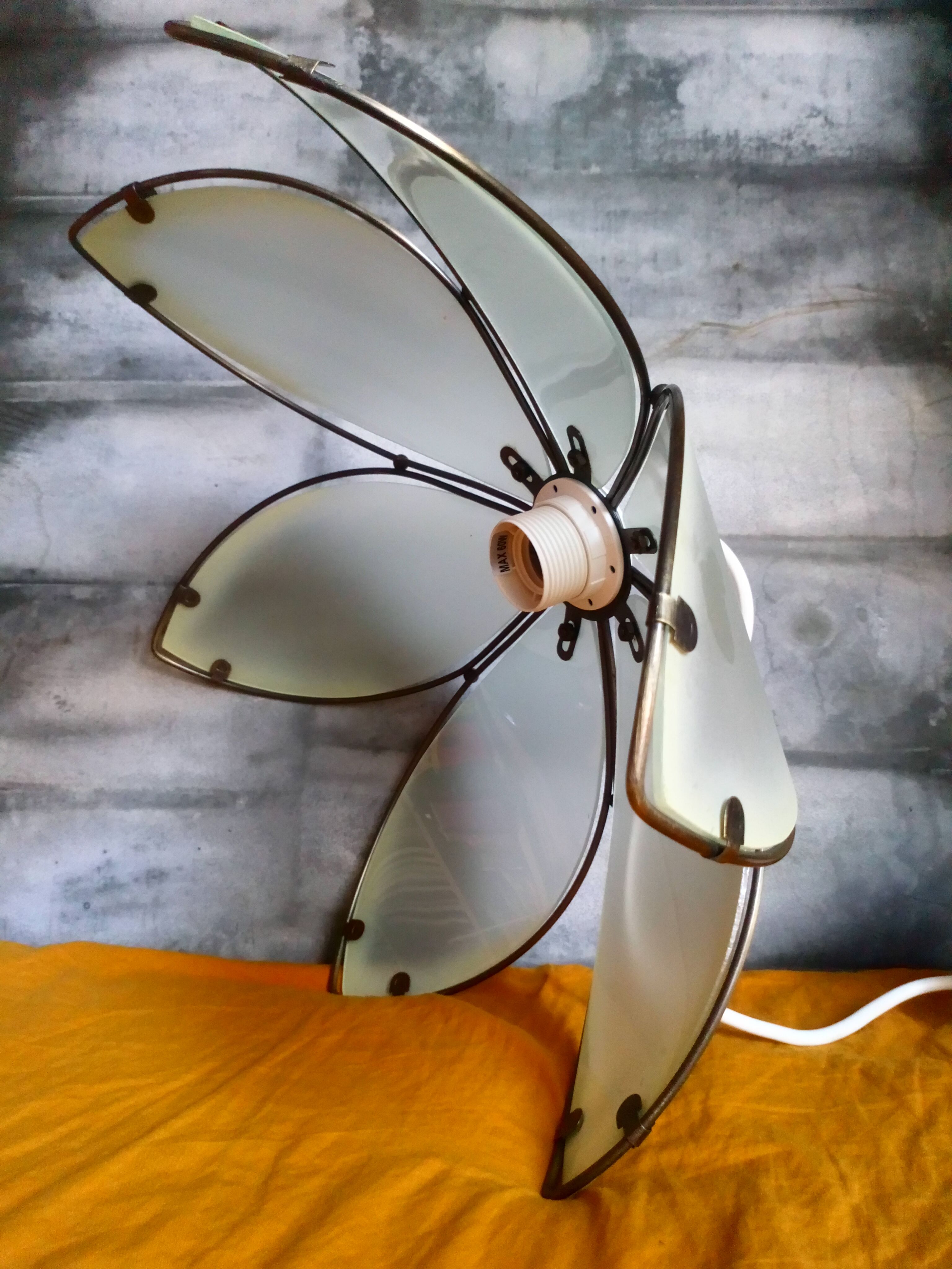 Daisy suspension shortbread glass and vintage brass