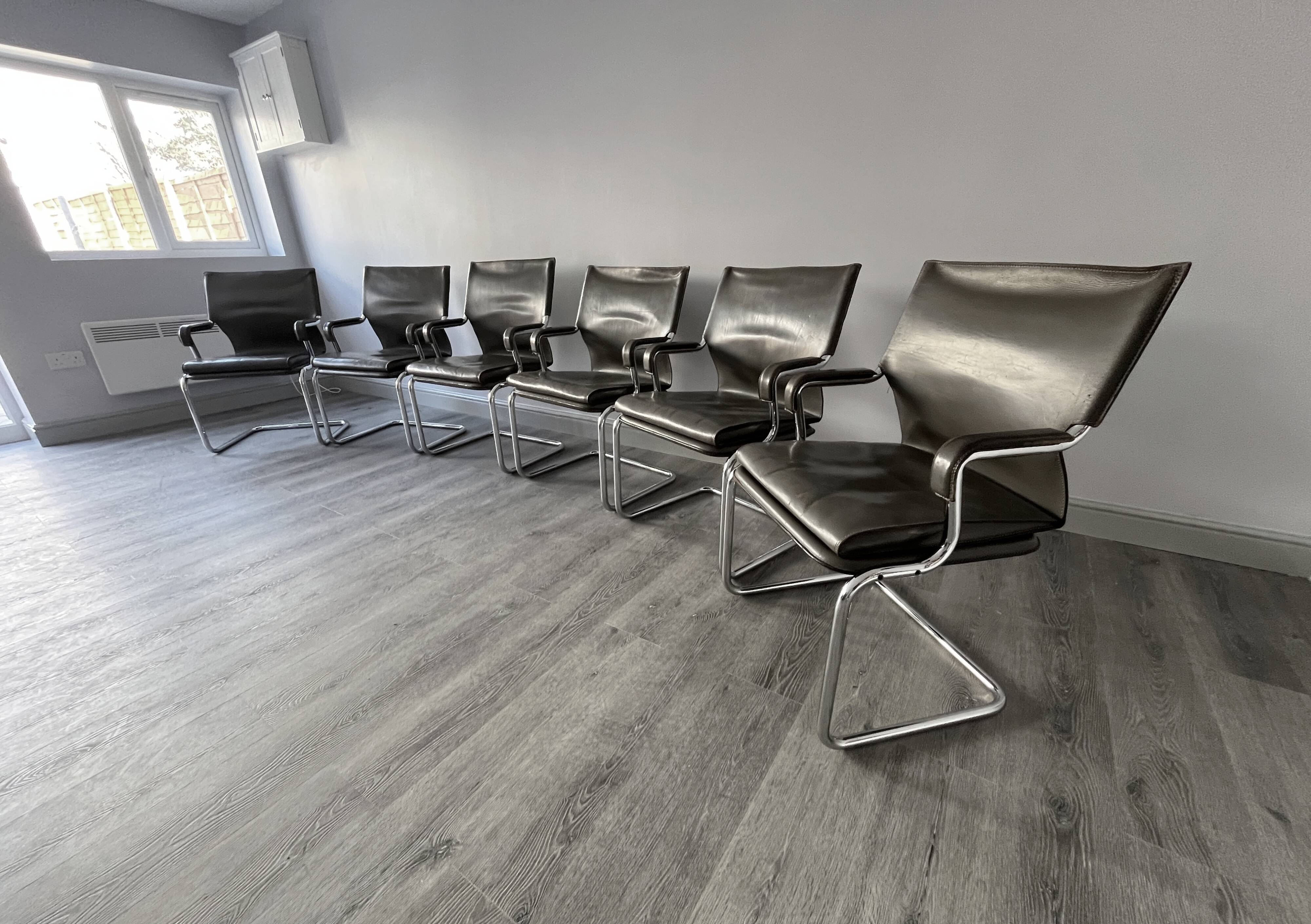 Set of 6 Uno chairs in grey leather on tubular chrome cantilevered frames