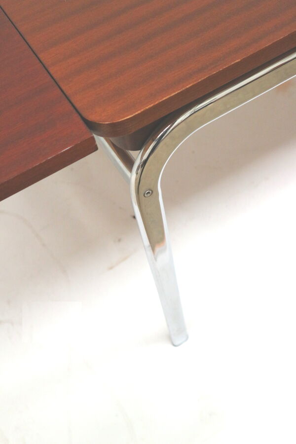 Table à manger extensible vintage fabriquée dans les années 1970