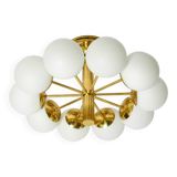 Plafonnier en laiton des années 1960 de style Space Age avec 10 boules en verre par Kaiser.