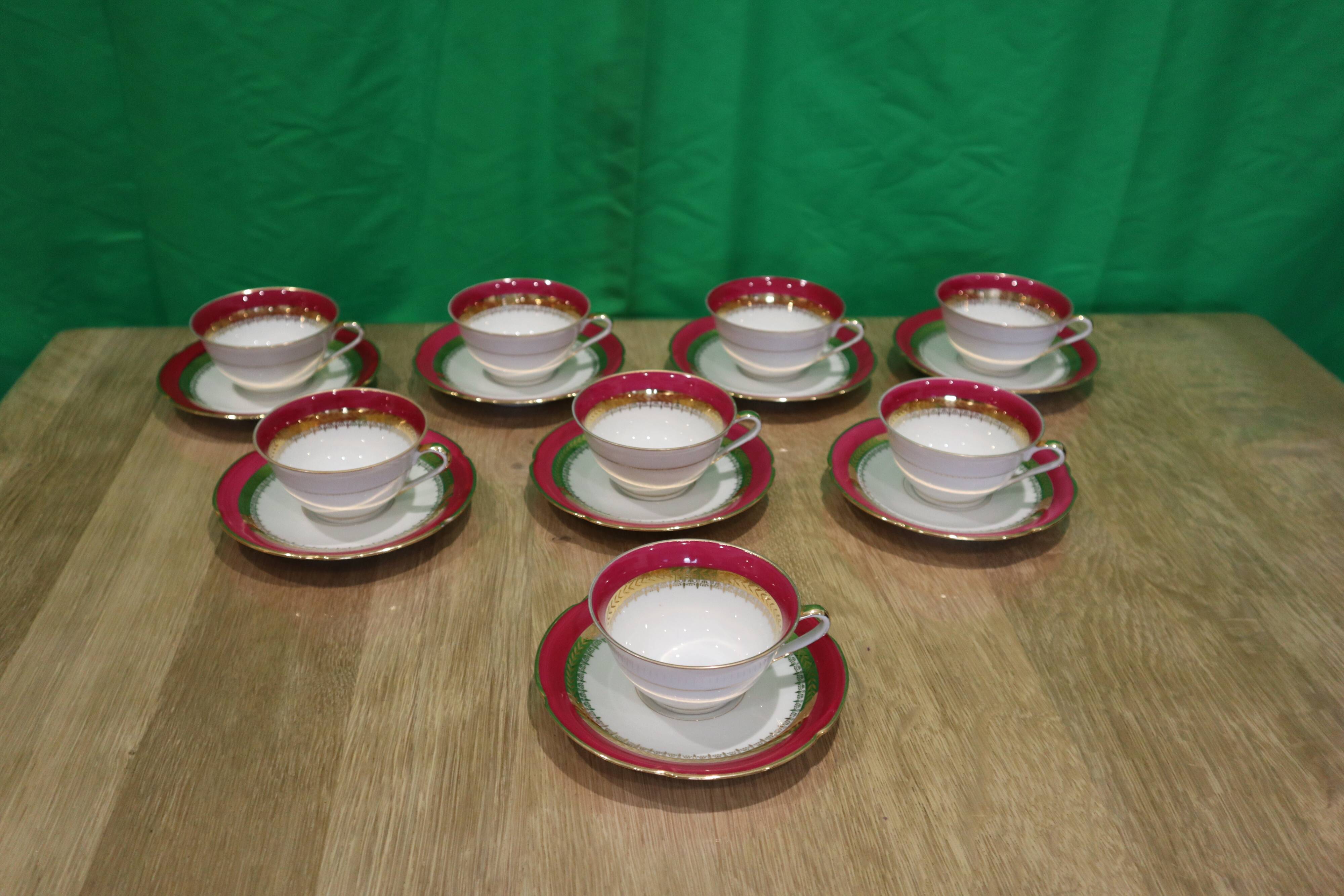Set of 8 cups with saucers in Sologne L'Archevêque porcelain