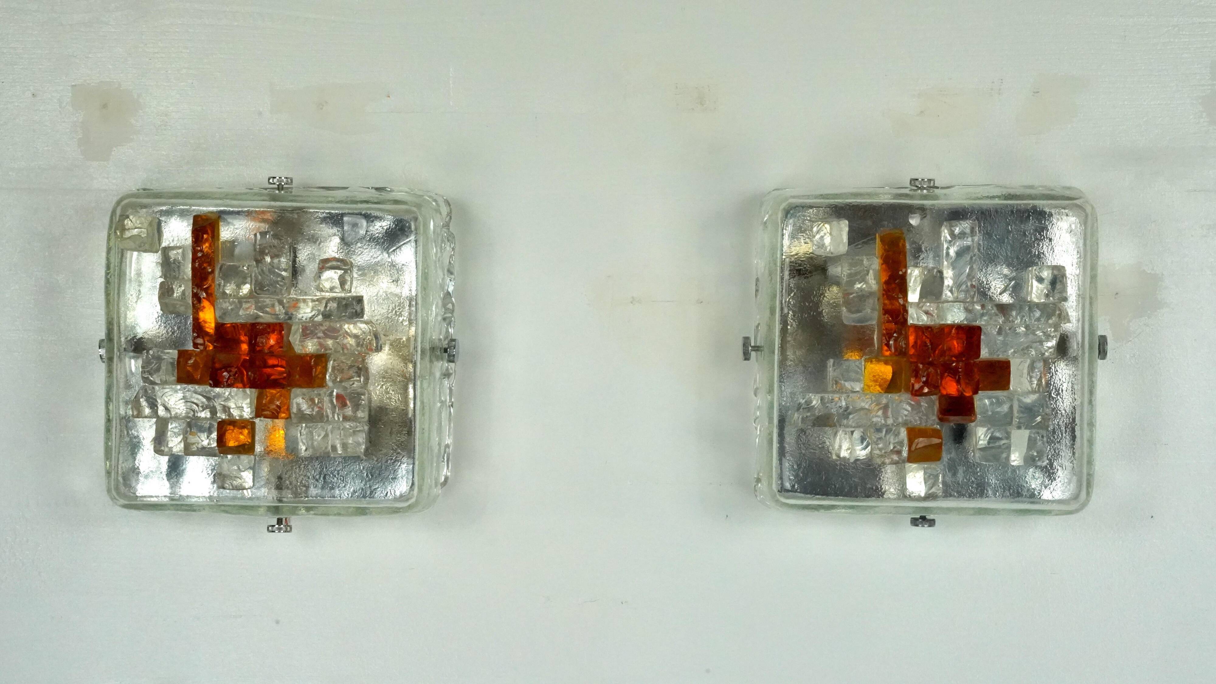 Poliarte, rare pair of wall lamps in cut murano glass. Italy 1970s