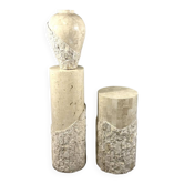 Colonnes et vase en pierre de travertin de Mactan, années 1980