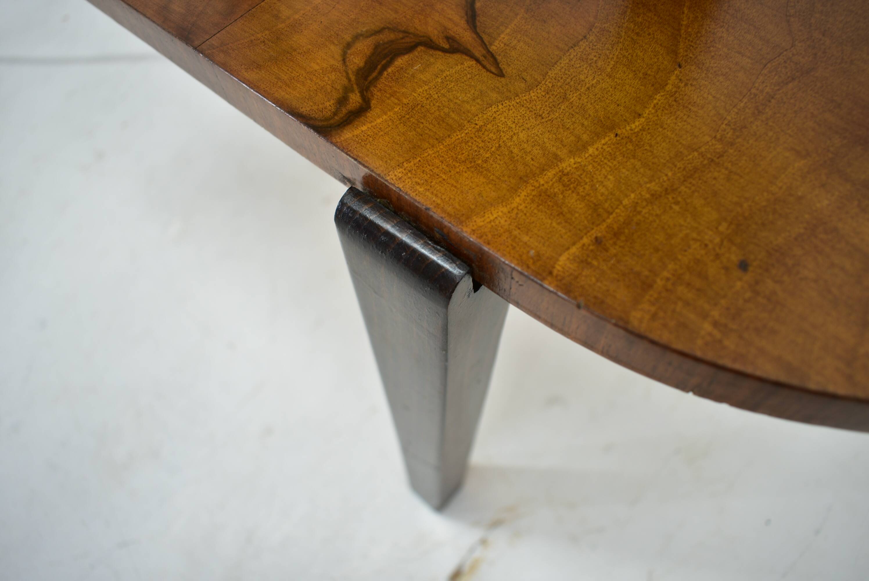 Lampe de sol Art Déco par Jindrich Halabala, années 1940.