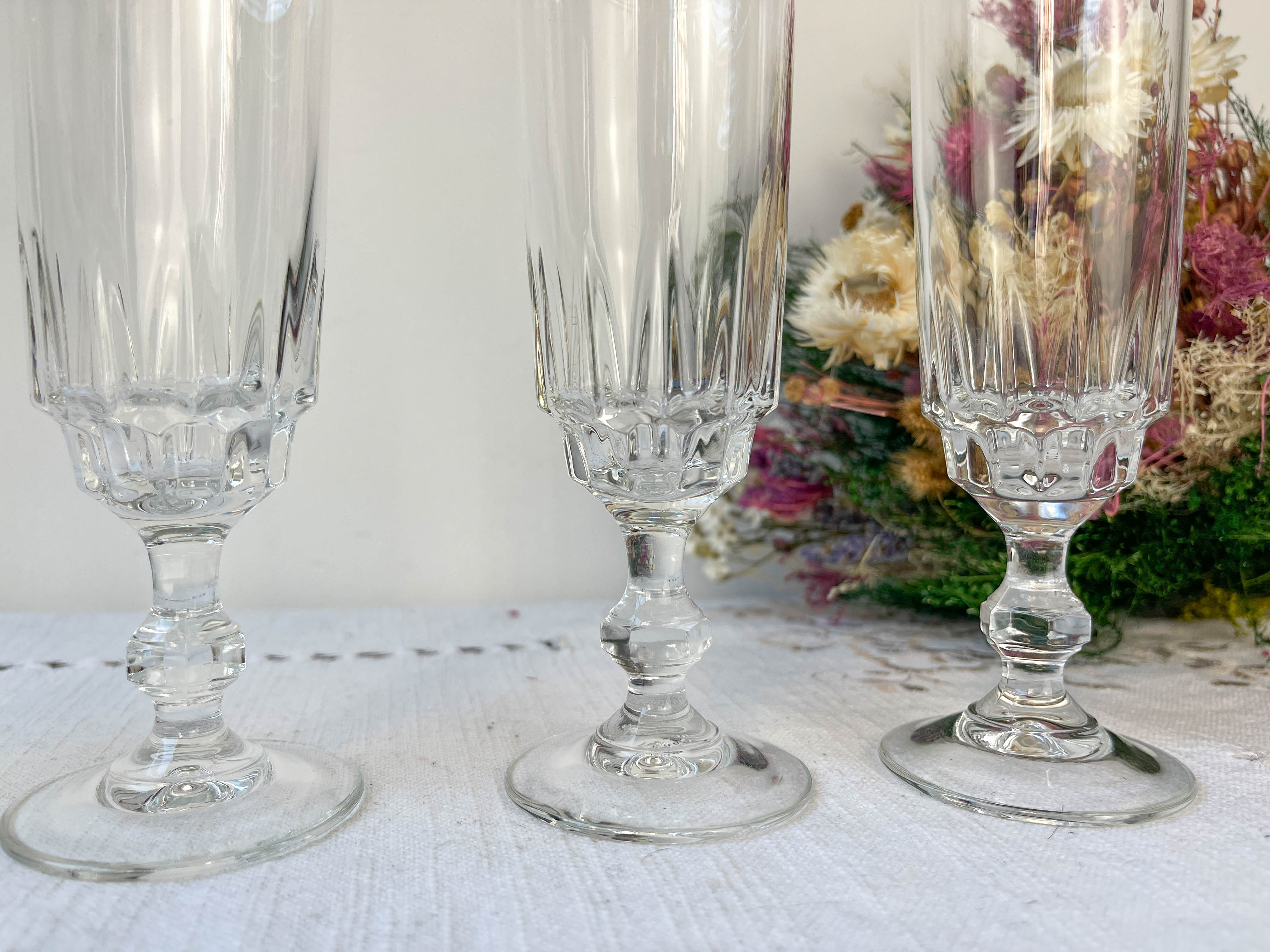 7 Luminarc champagne flutes, Lance model, 1970, made in France