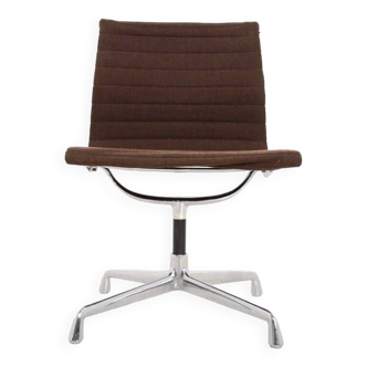 Office chair Model EA 105- Alu Group – 1958 by Charles and Ray Eames Edition Herman Miller