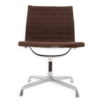 Chaise de bureau Modèle EA 105- Groupe Alu – 1958 de Charles et Ray Eames Edition Herman Miller