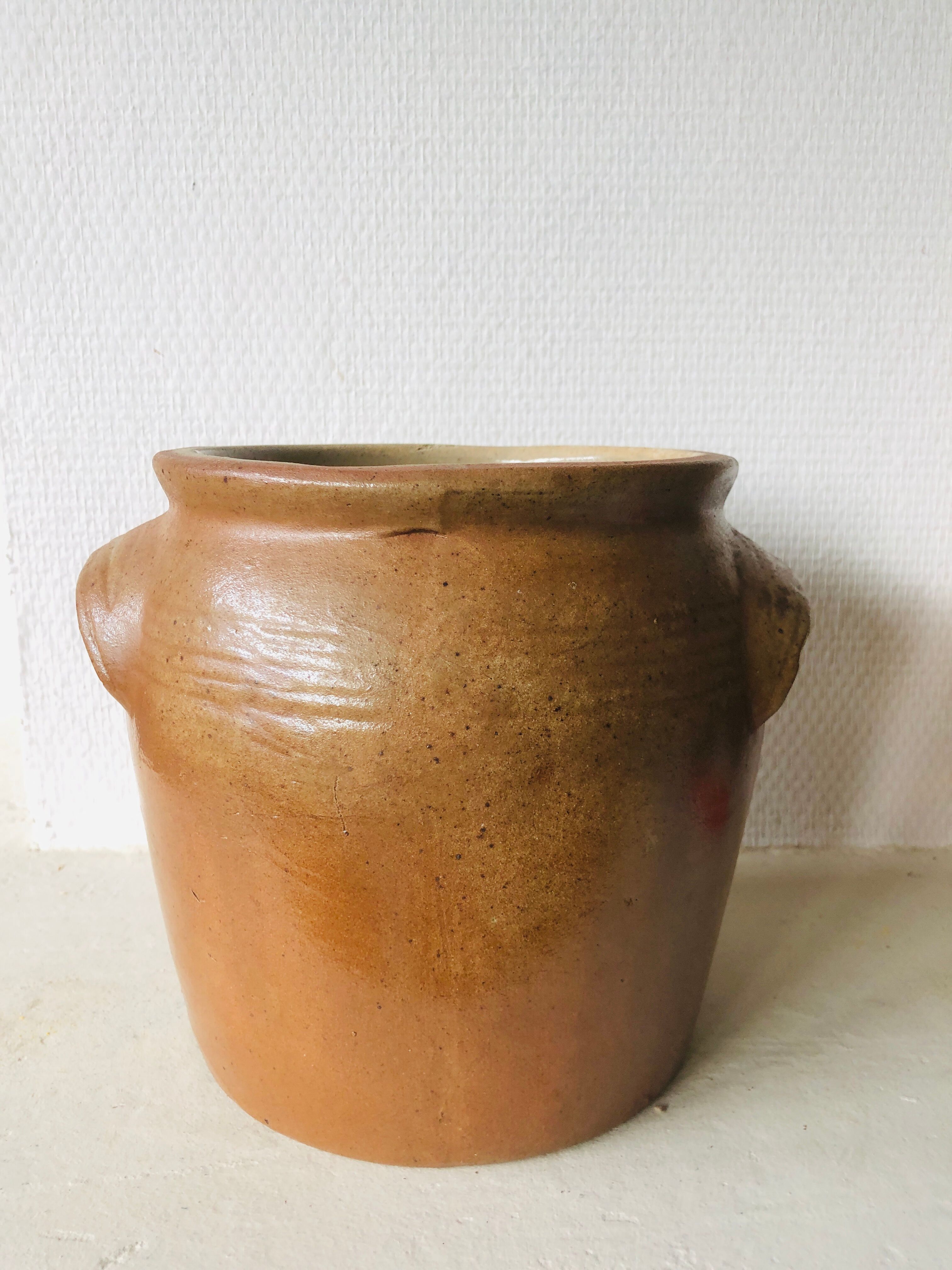 Glazed stoneware pot