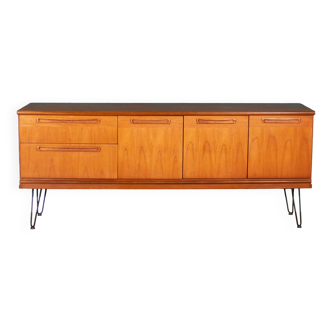 Buffet long Meredew rétro en teck des années 1960 sur pieds en épingle à cheveux