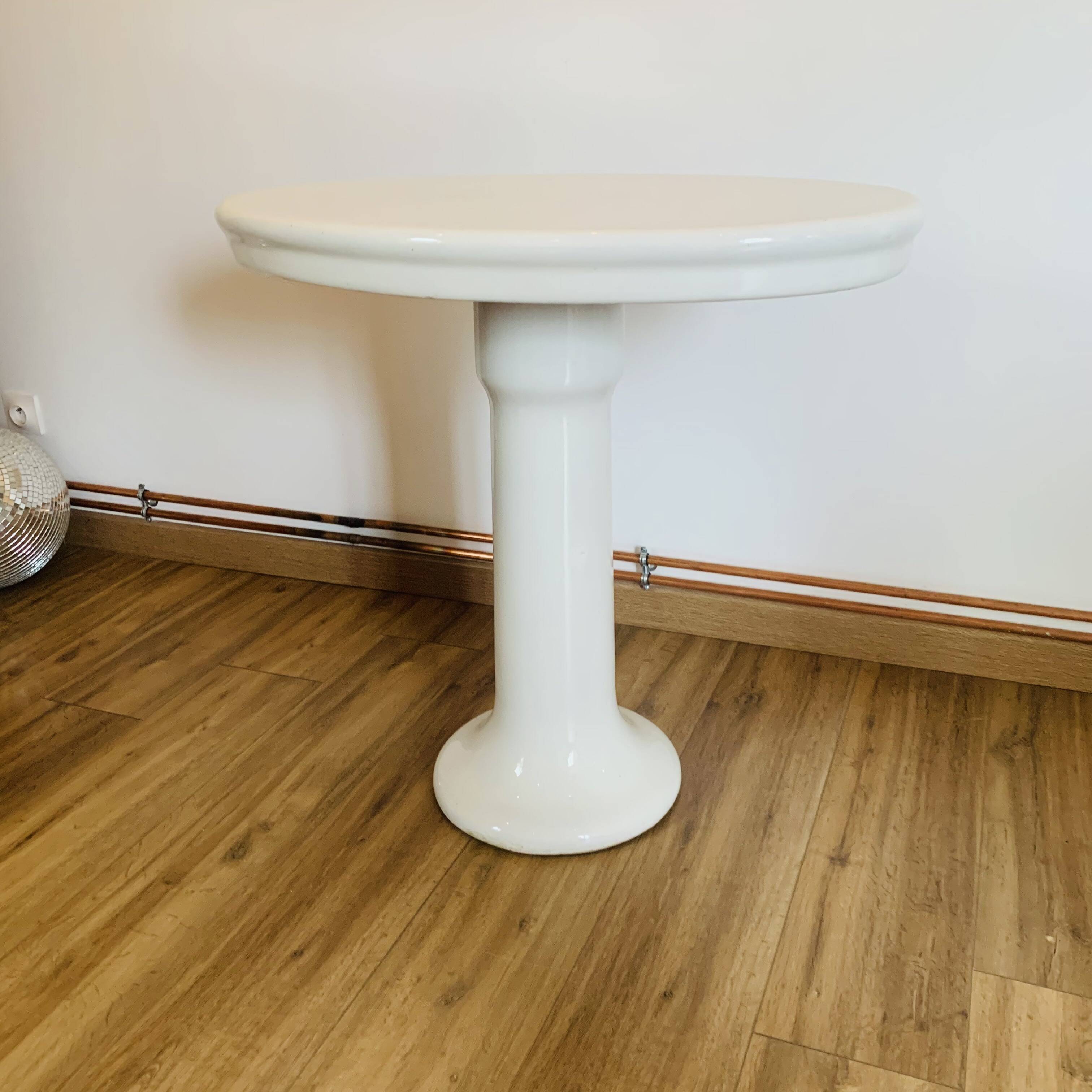 White ceramic console table