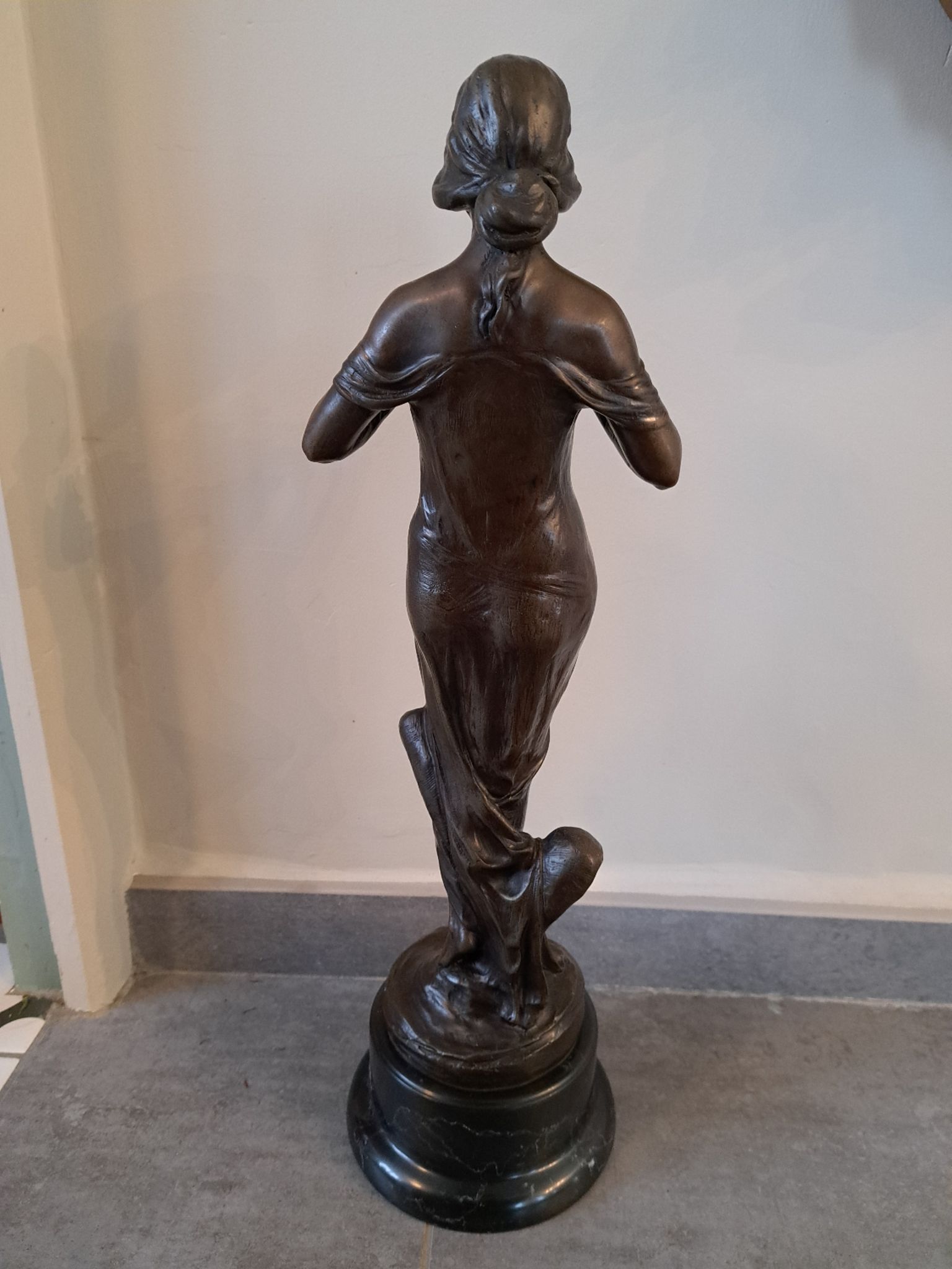Sculpture femme art nouveau en bronze