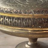 Ancien brûleur d’encens en laiton ou boîte en laiton
