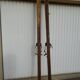 Ancienne paire de skis en bois l'Alpestre