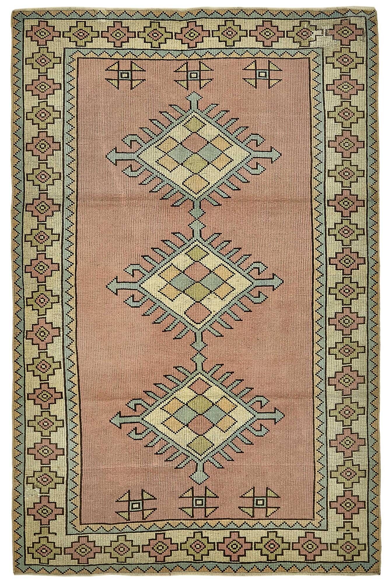 Turkish Vintage Anatolian Rug 124 cm x 190 cm