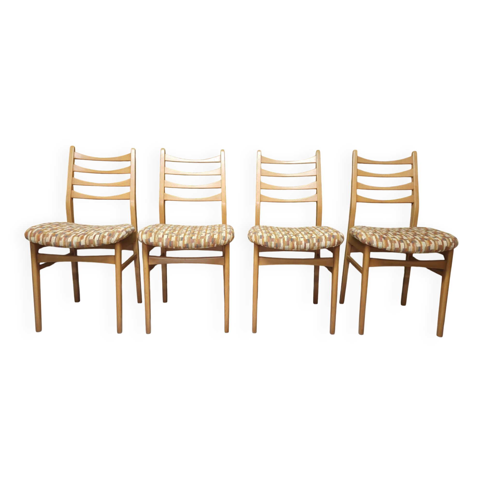 Set of 4 vintage Scandinavian chairs from the 1970s.