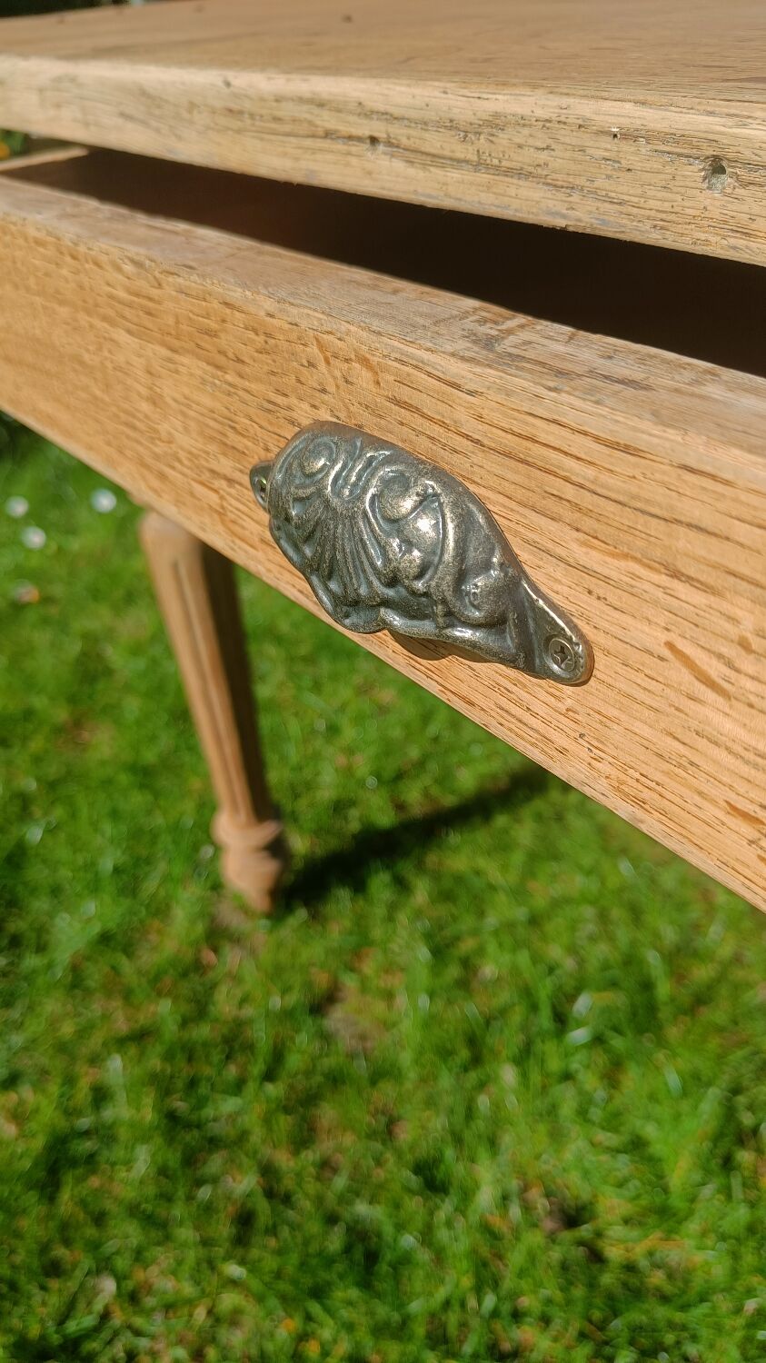 Farm table with turned legs