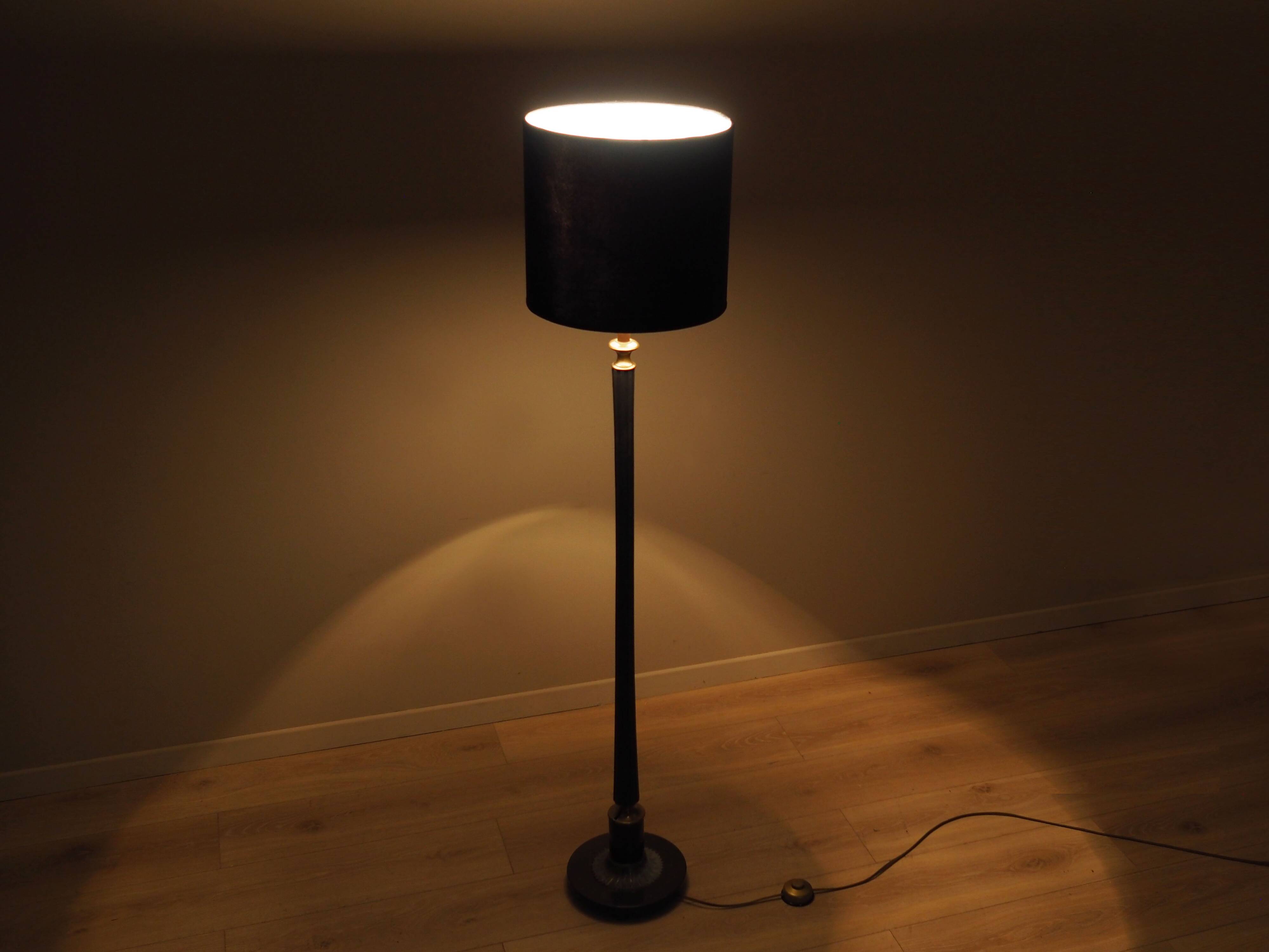 Lampadaire, design danois, années 1970, production : Danemark