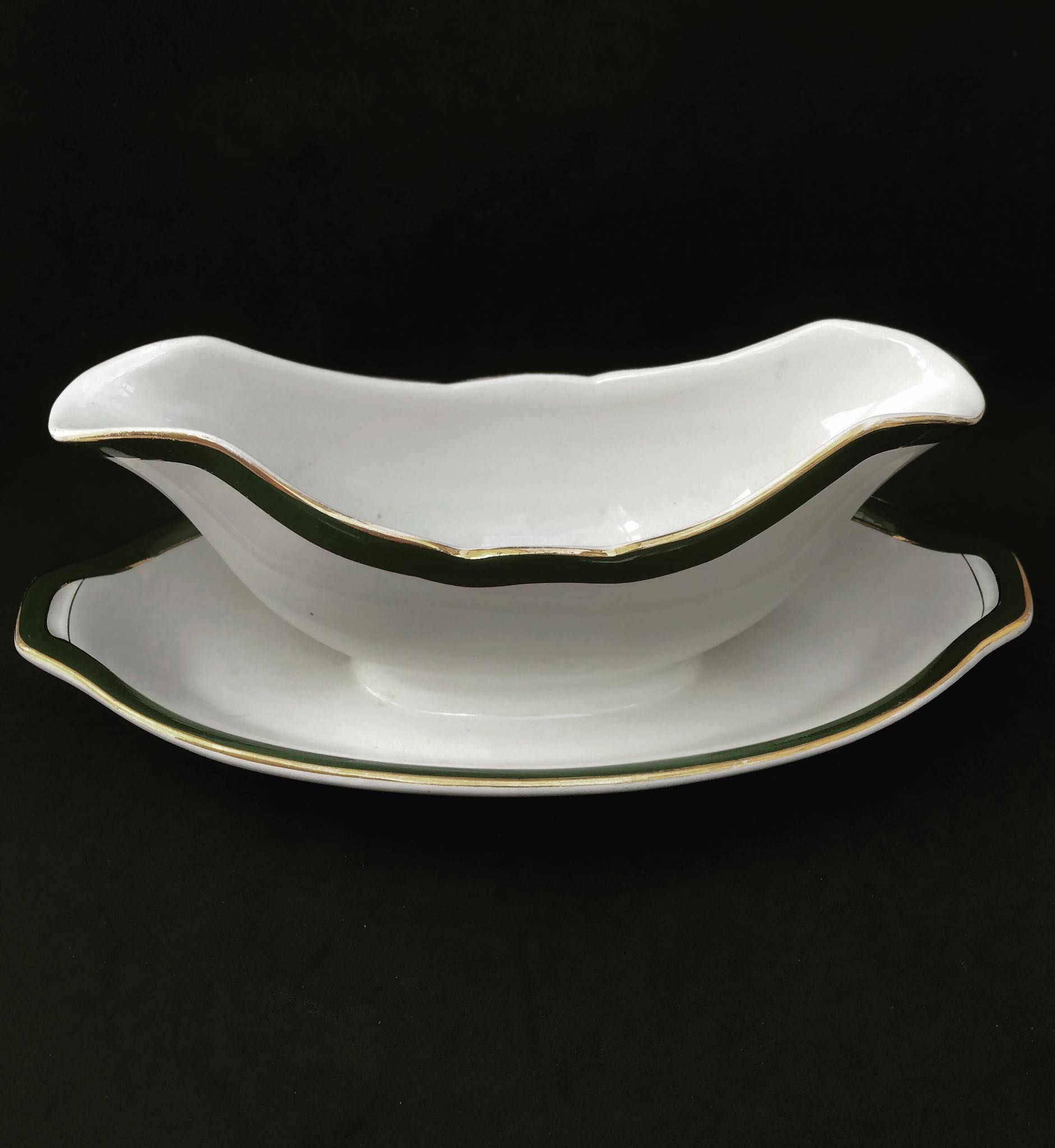 Saucière with antique attached underplate Villeroy and Boch Boch Mettlach XIX century