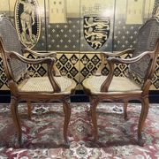 Paire de fauteuil de style Louis XV en cannage