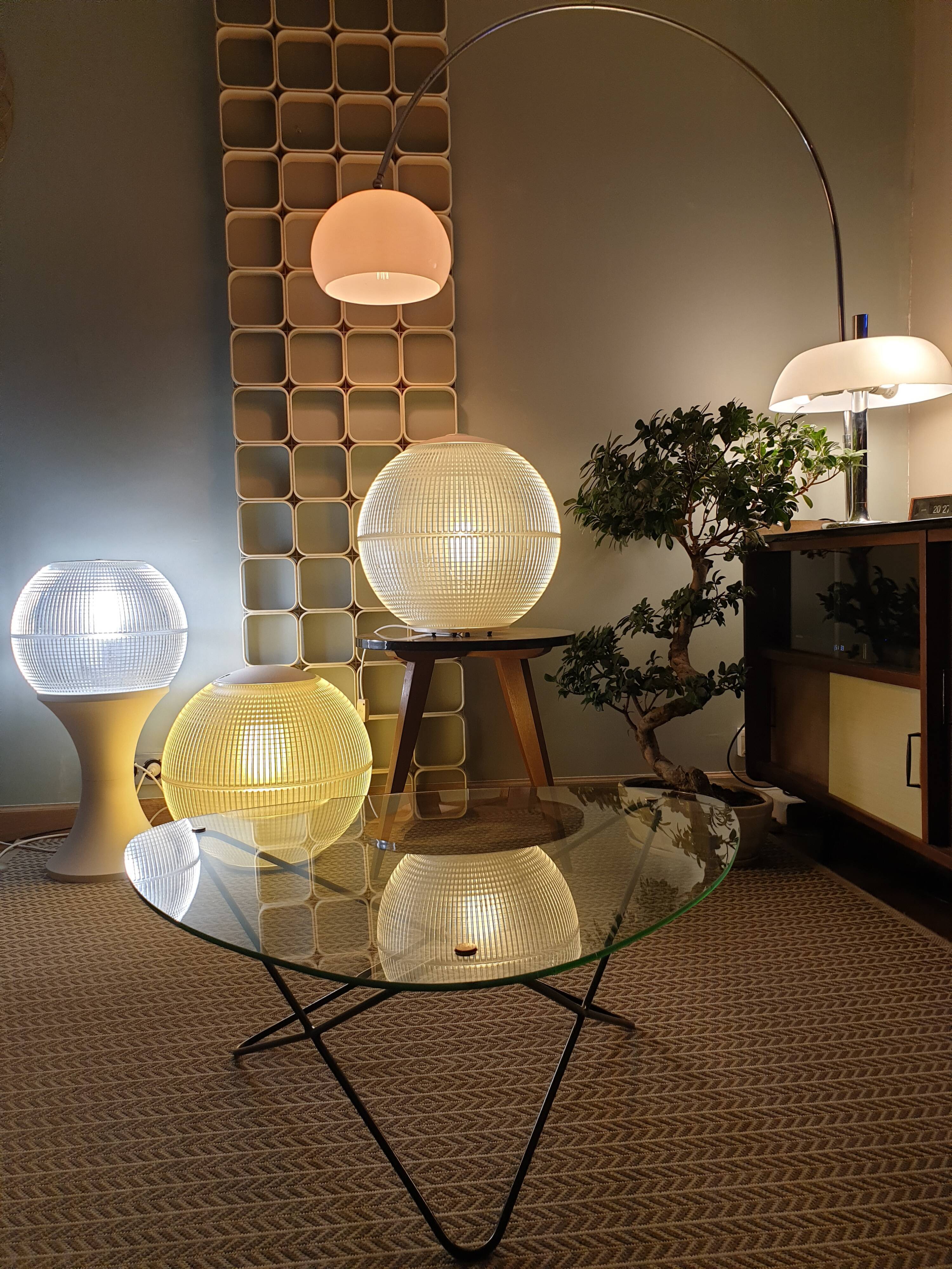 Holophane tulip-shaped floor lamp, 1970