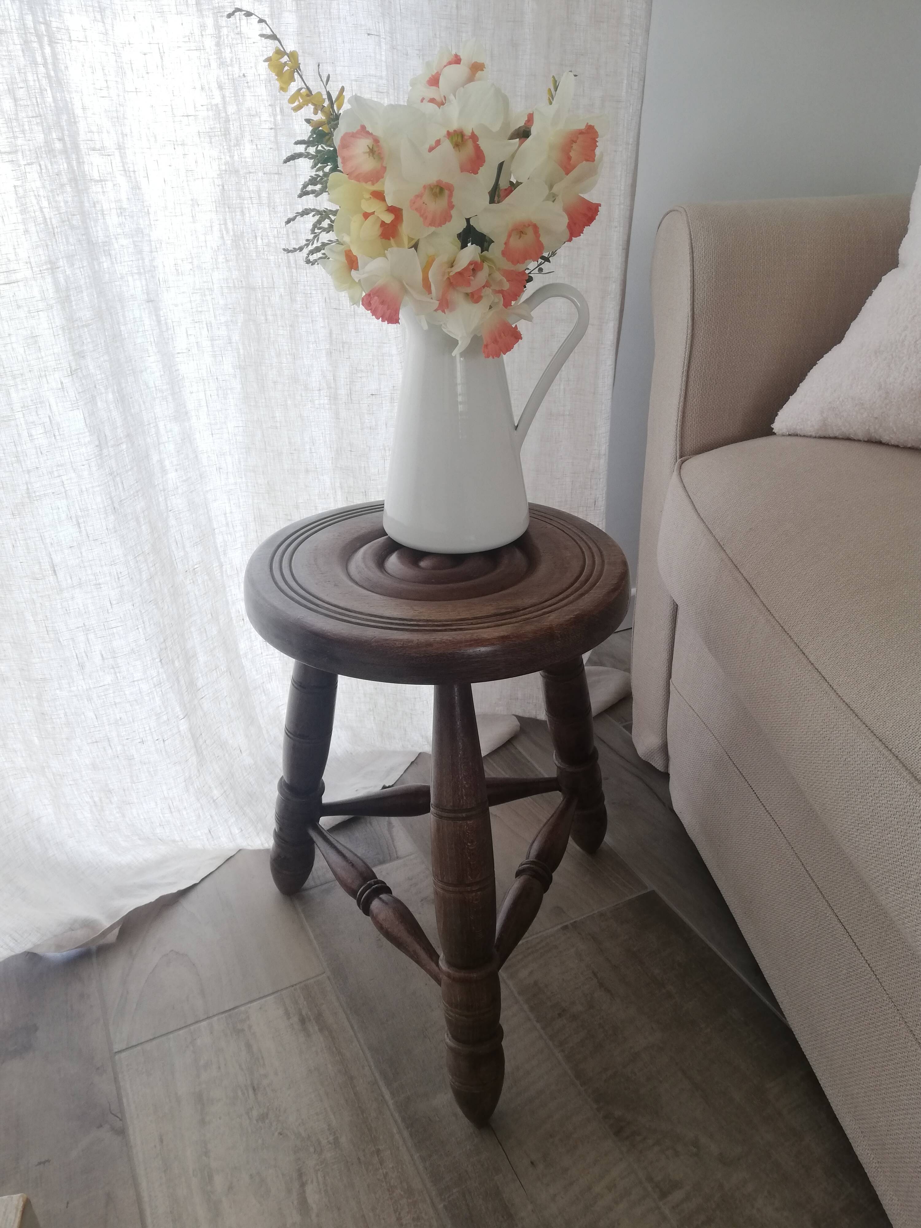 Vintage tripod stool