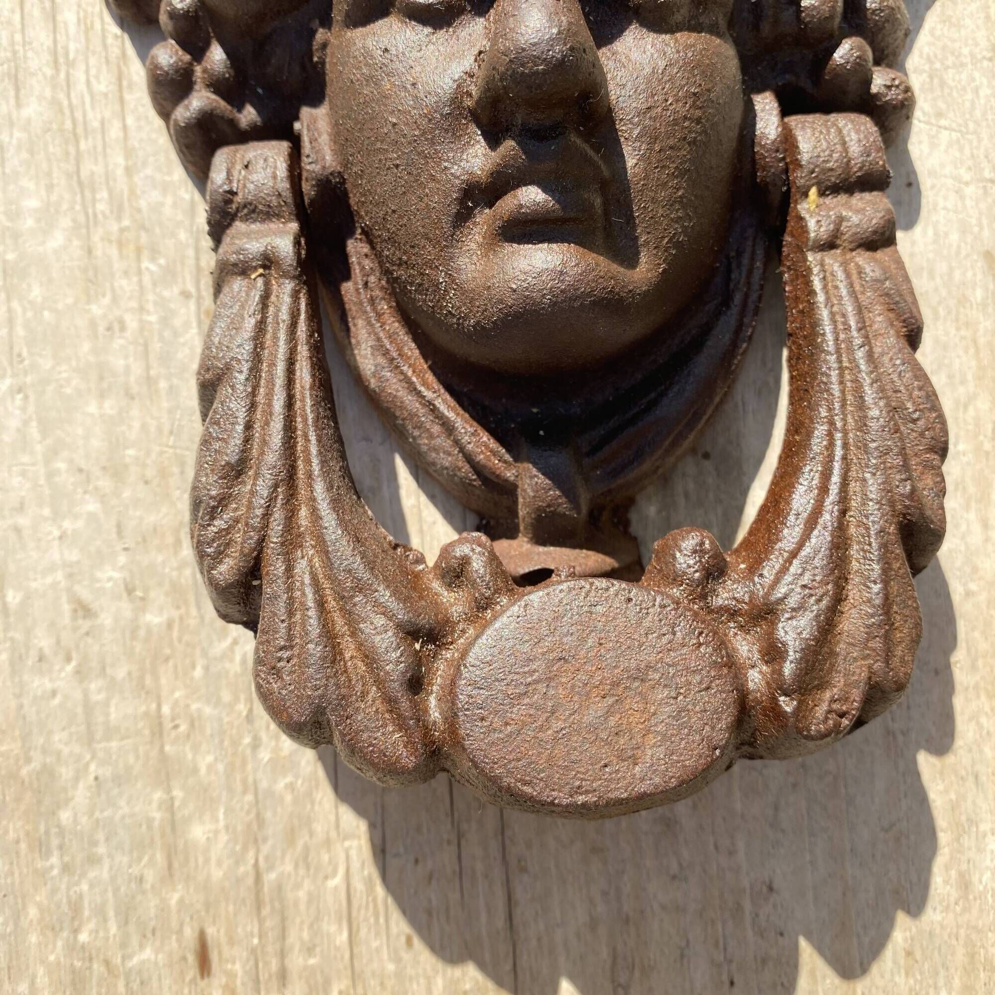 Heurtoir de porte en fonte portrait féminin classique