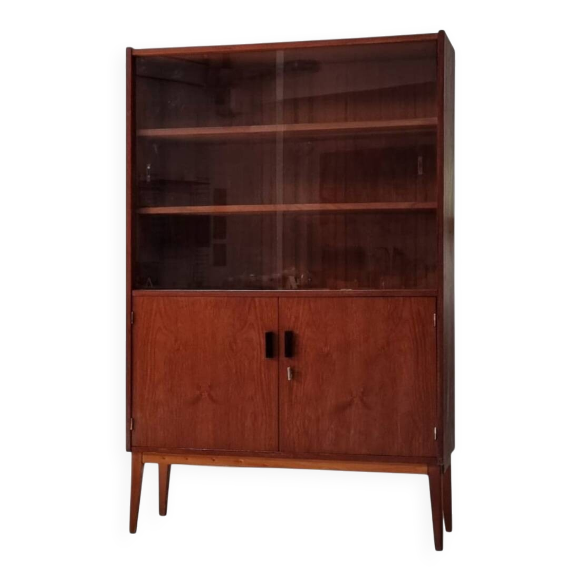 Vitrine du milieu du siècle