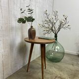 Tripod pedestal table