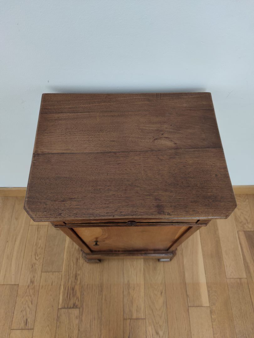 Table de chevet