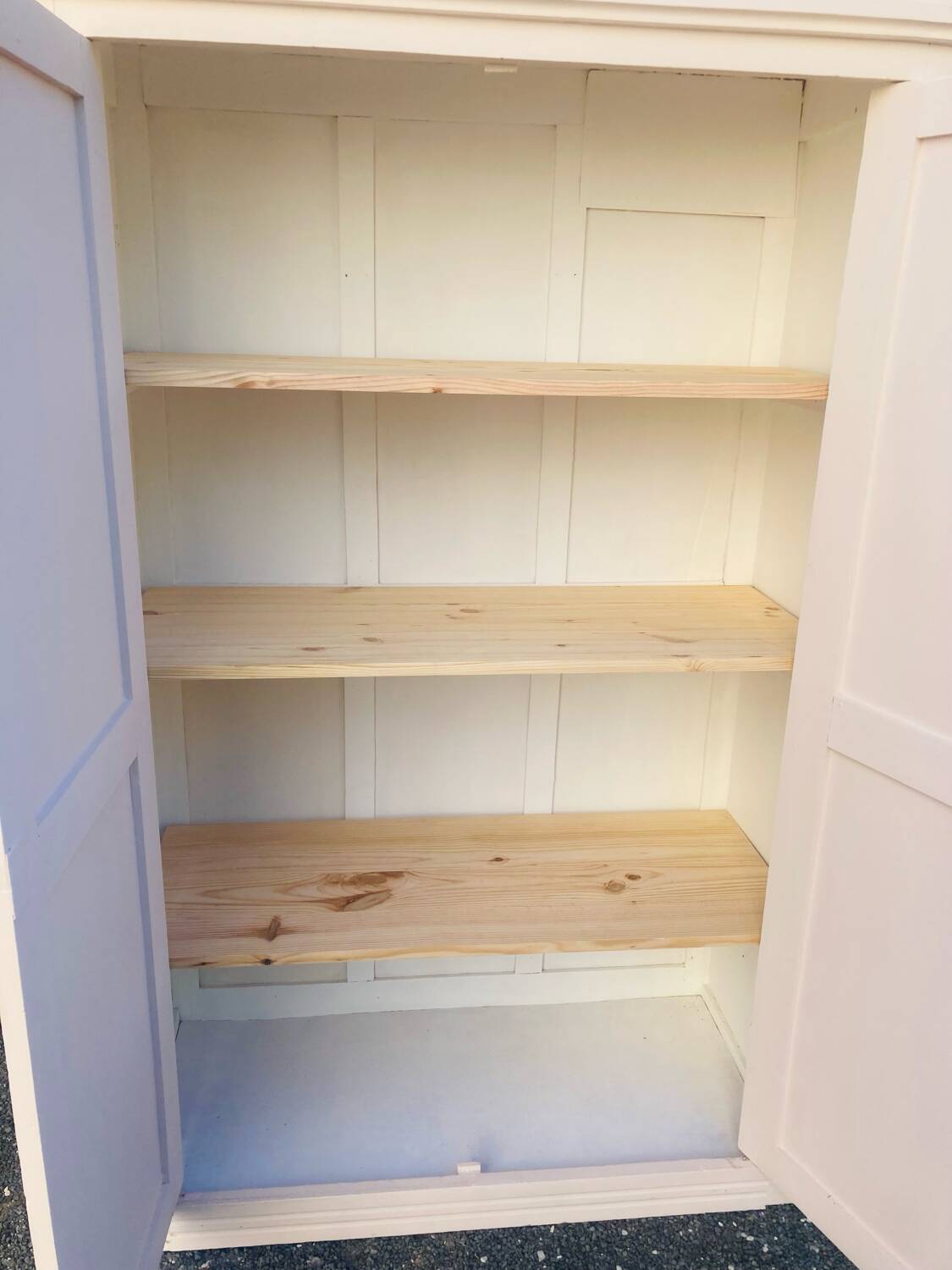 Small powder pink Parisian wardrobe