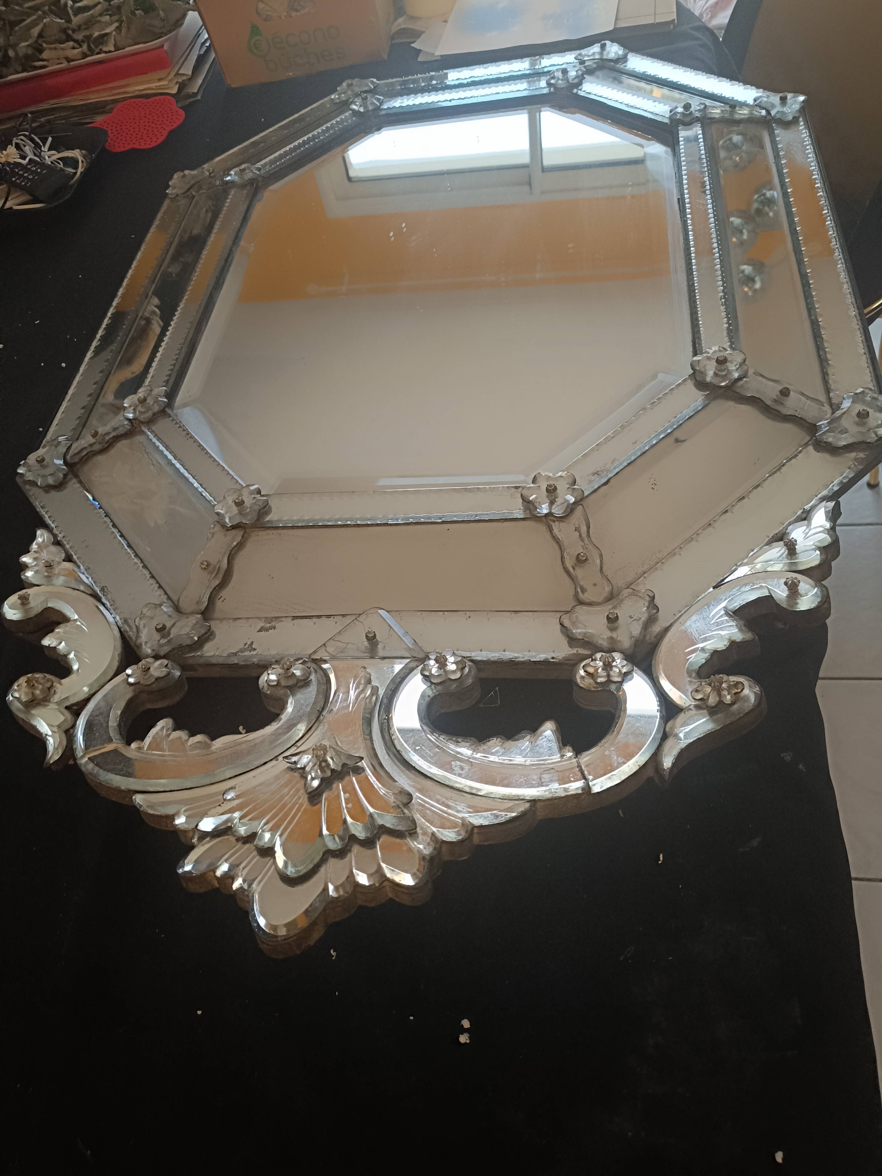 Large octagonal Venetian Murano mirror. Early 19th century