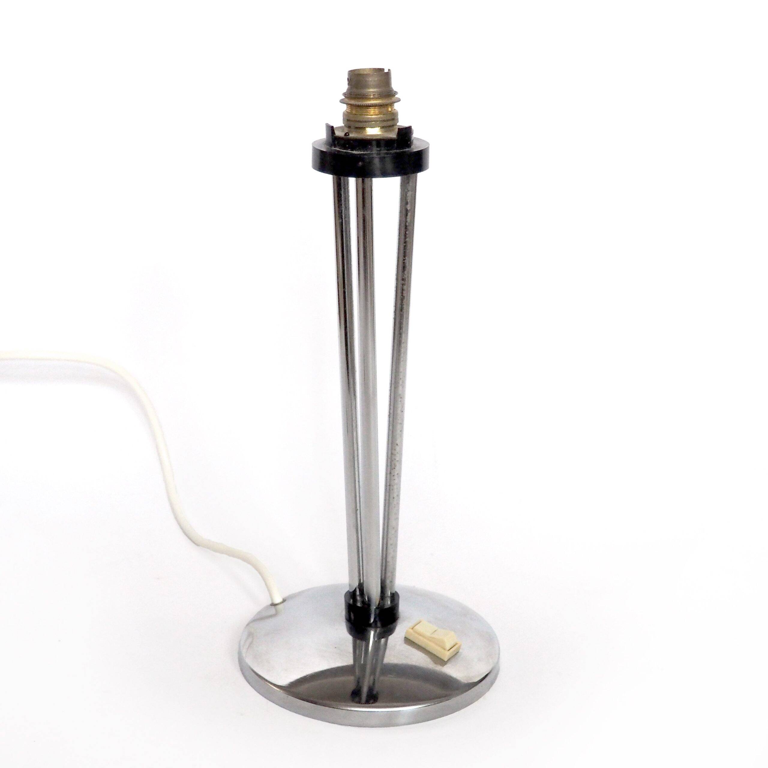 Lamp base with 3 chrome tubes