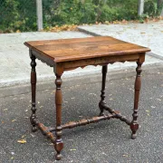 Solid walnut table in Louis XIII/Louis XIV style from the 19th century, 80x75cm.
