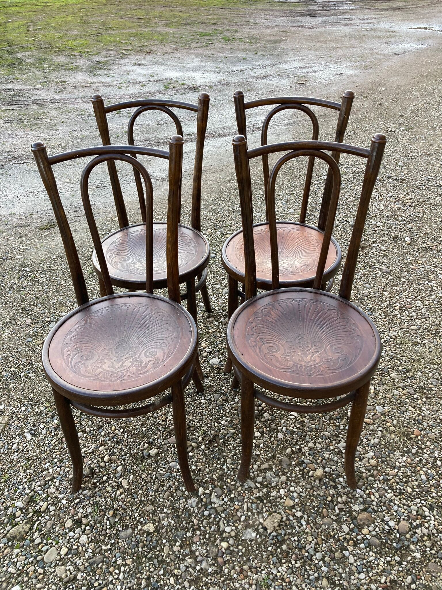 4 Fischel bistro chairs
