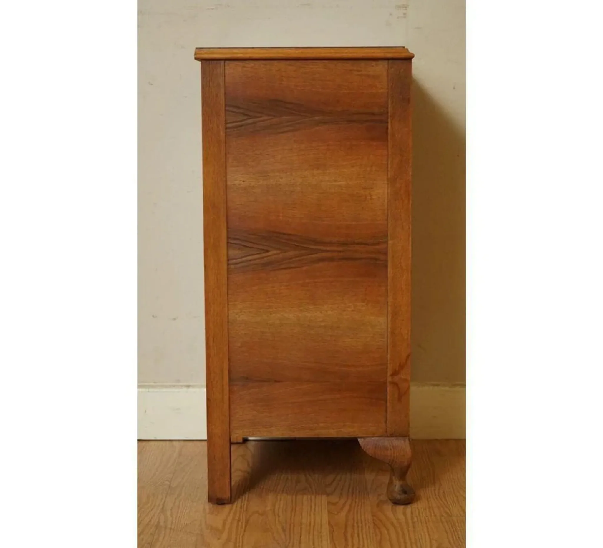 Vintage Art Deco Nightstand in Walnut