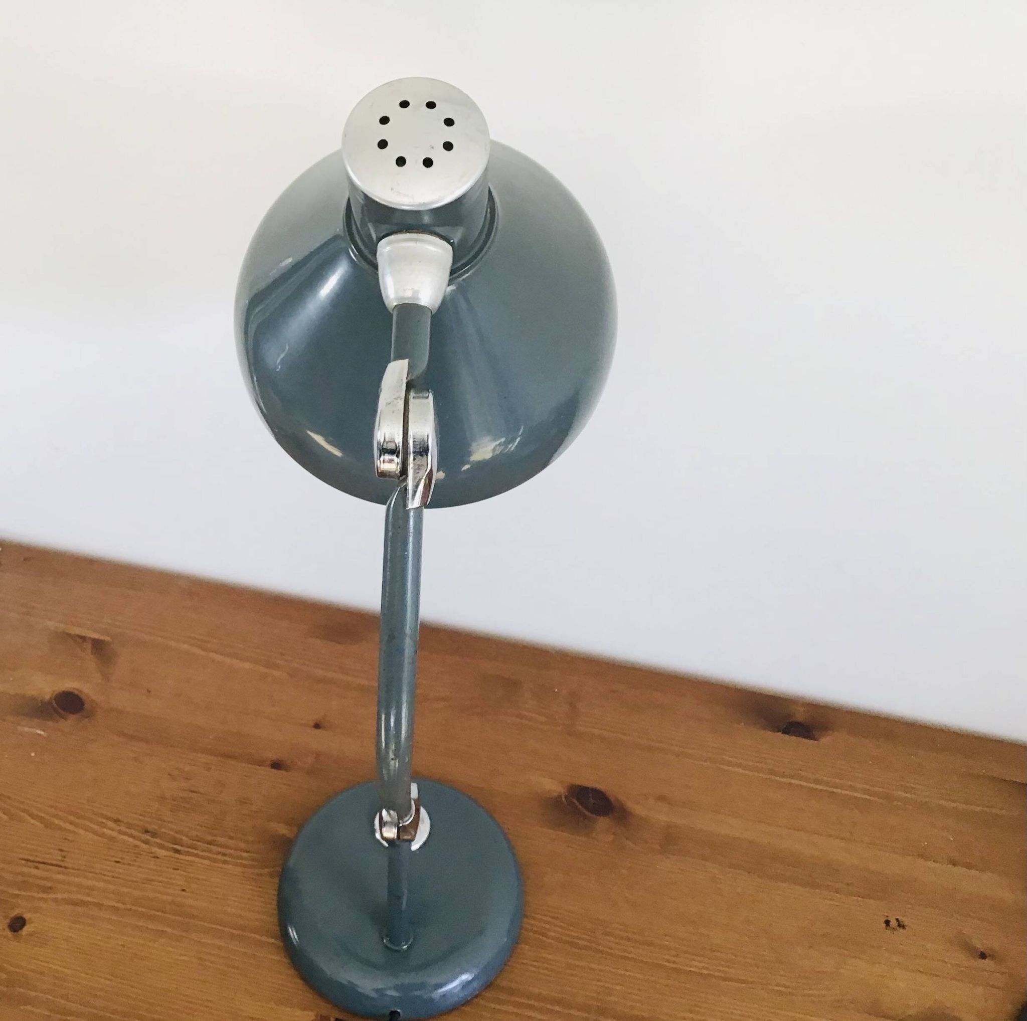 Lampe articulée en métal vert