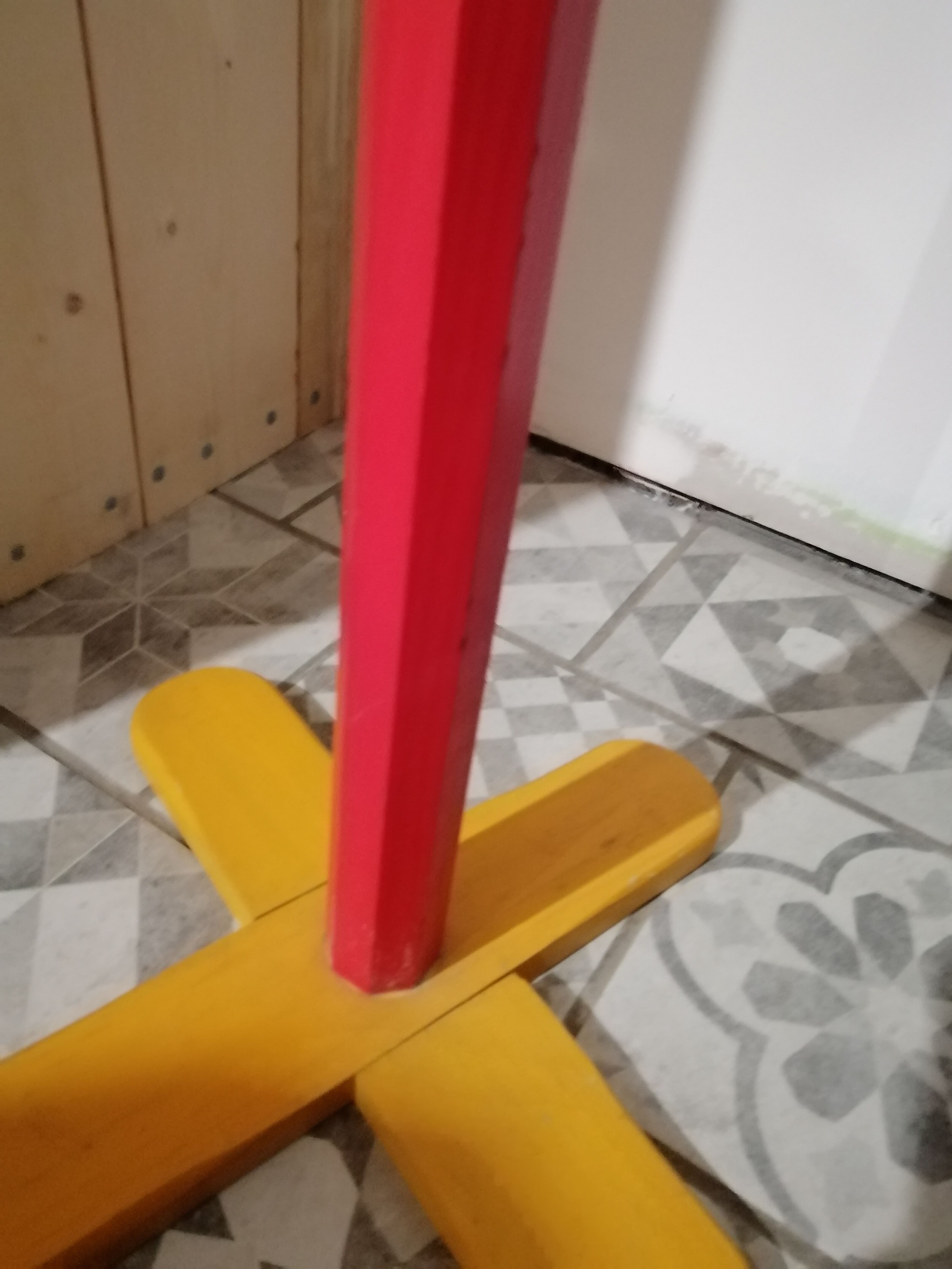 Children's coats holder