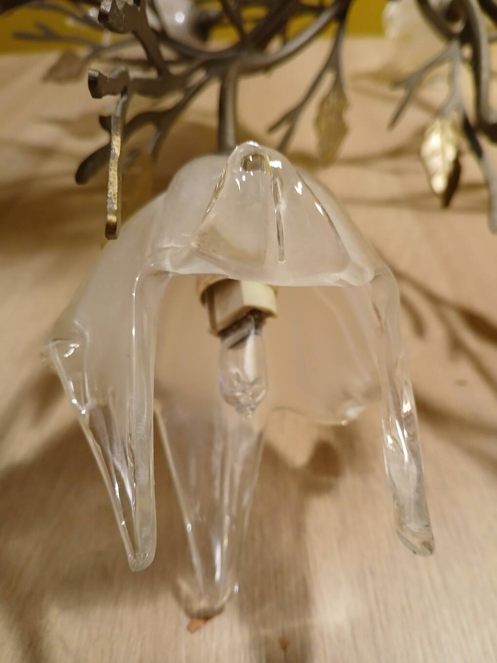 Chandelier with 6 tulips