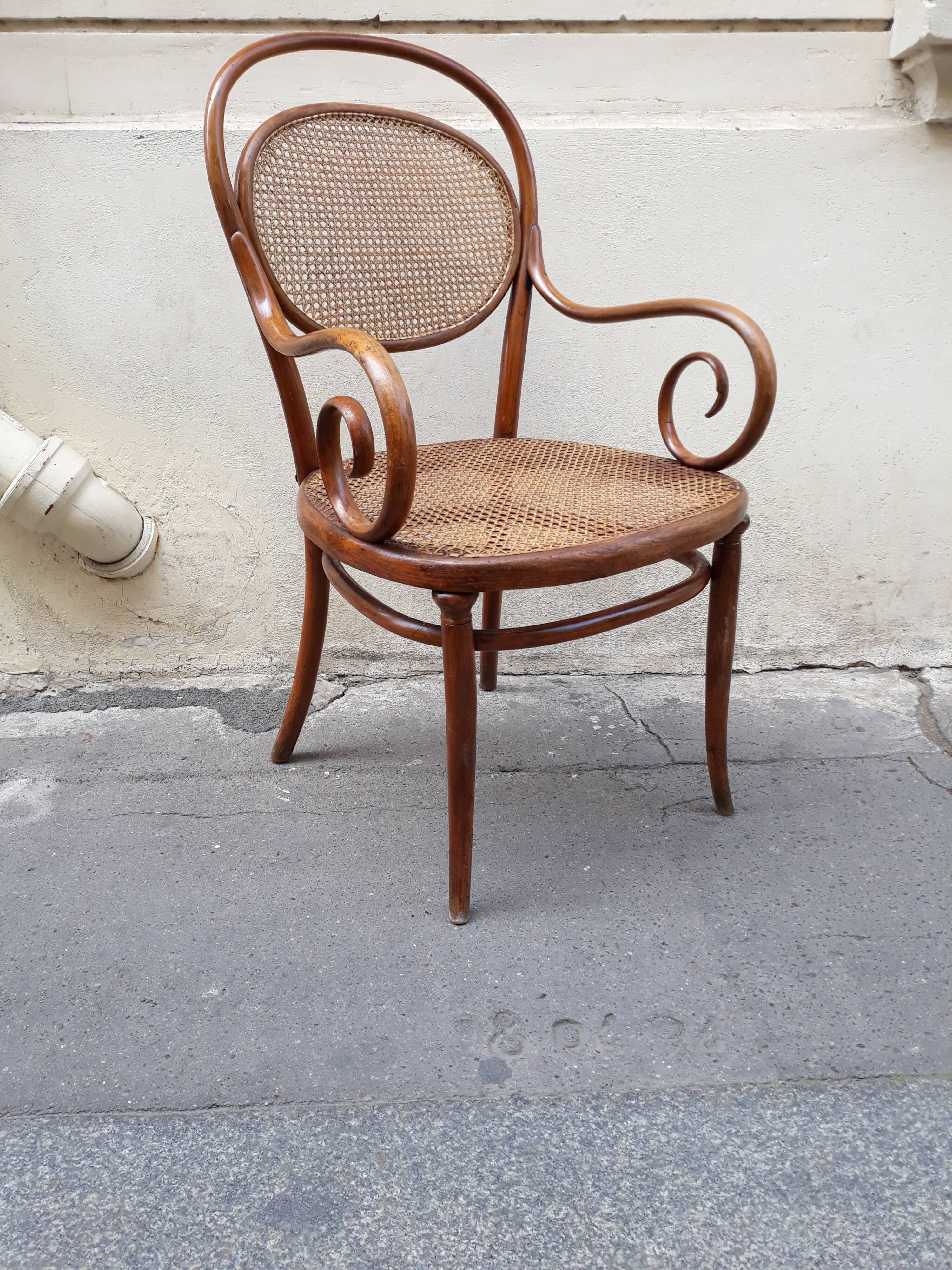 Ancient Viennese No.11 Thonet armchair