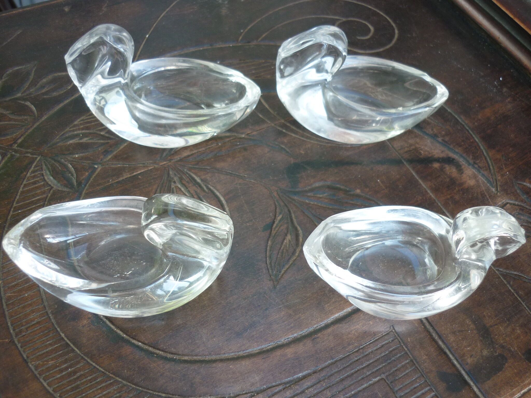 4 stylized swan-shaped salters