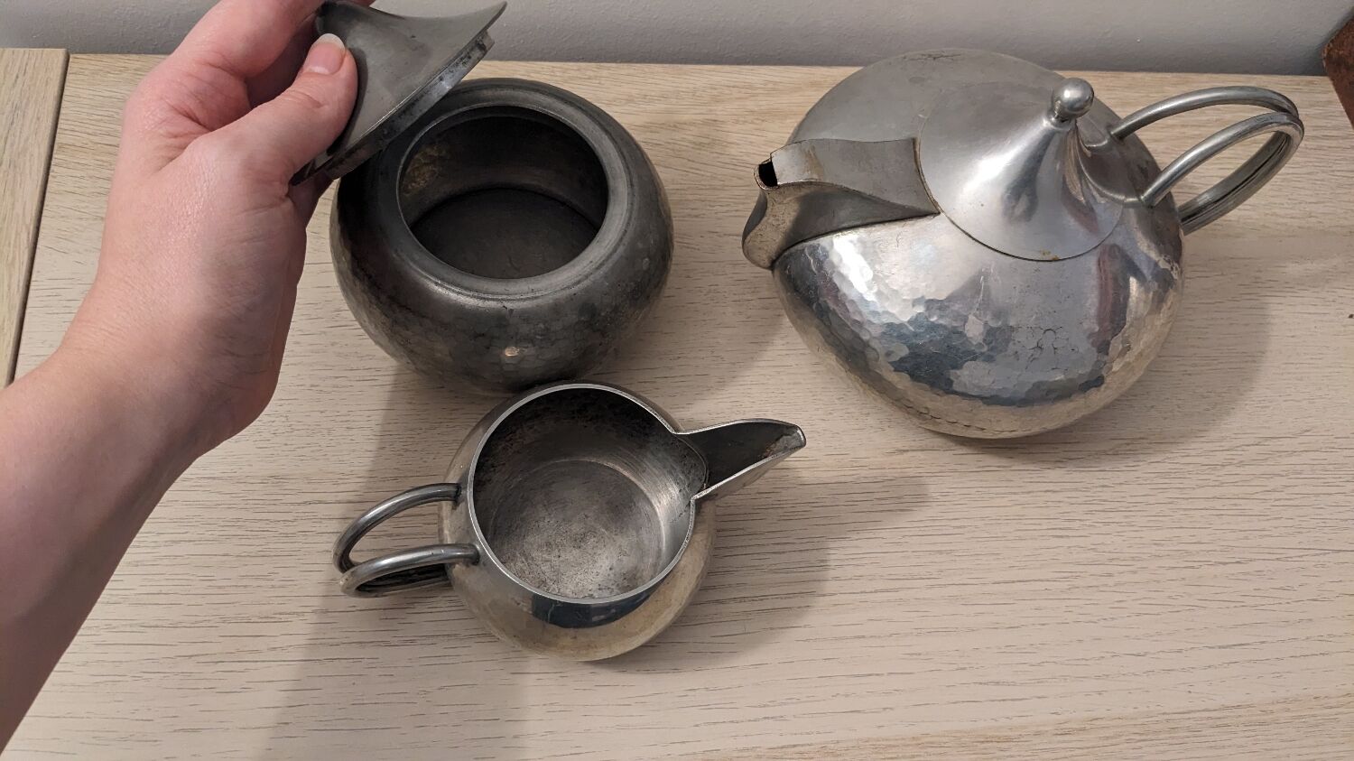 Art Deco tea service in pewter