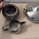 Art Deco tea service in pewter