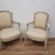 Fauteuils en bois  style Louis XVI