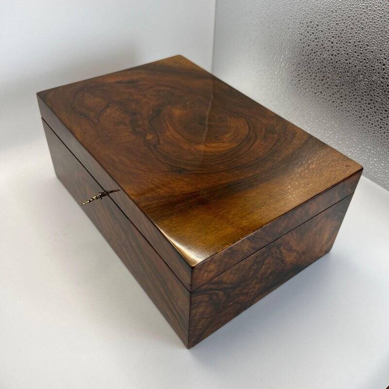 Biedermeier Box in Walnut Veneer on Maple, Austria, 1840s